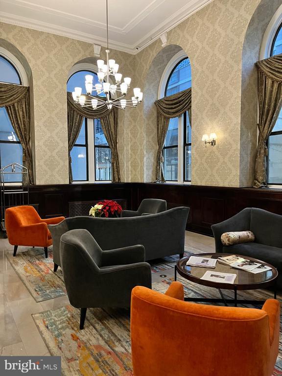 Building Photo - 1324 Locust St Unit 1108