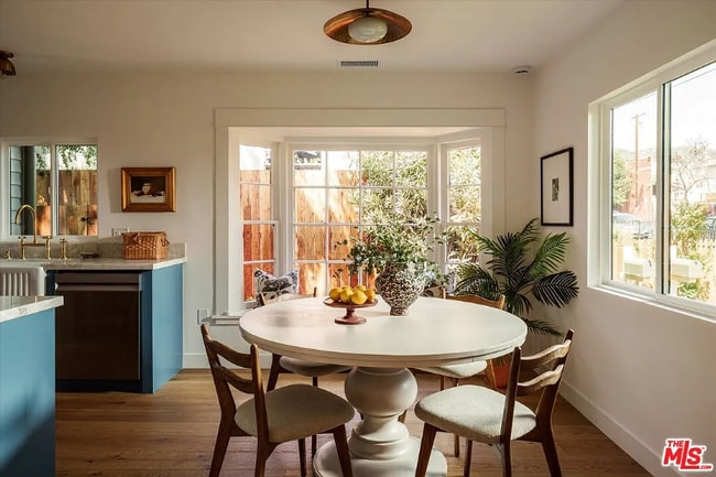 Photo - 5031 Townsend Ave