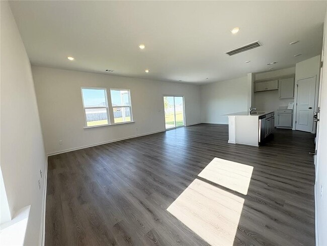 Photo - 220 Hickory Rdg Trl