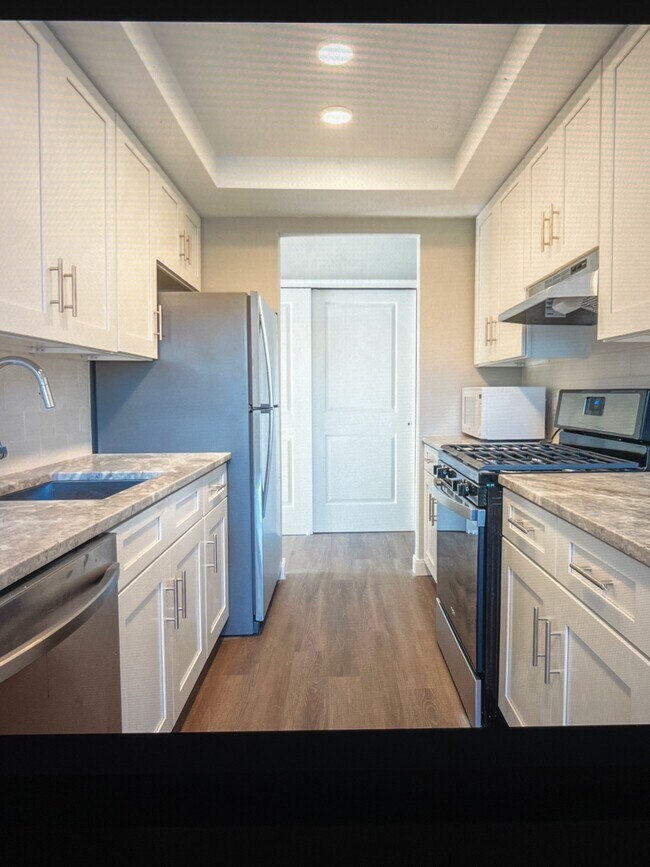 Photo - 121 Wellington Ct Condo Unit 4B