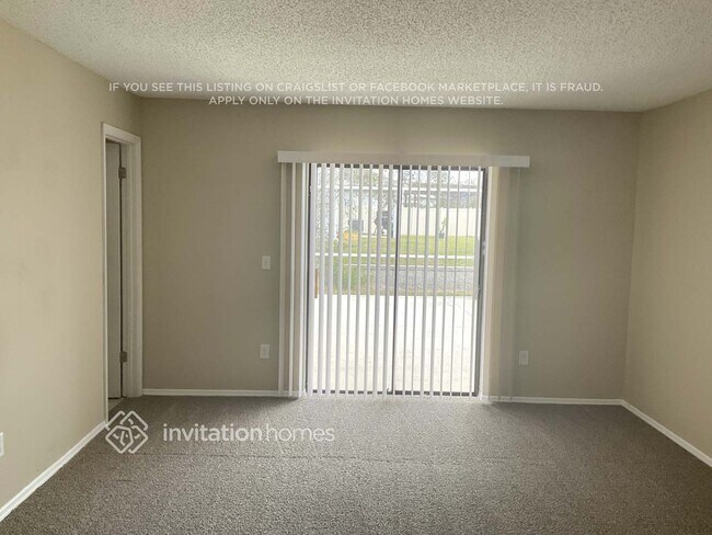 Photo - 611 Moss Park Ct