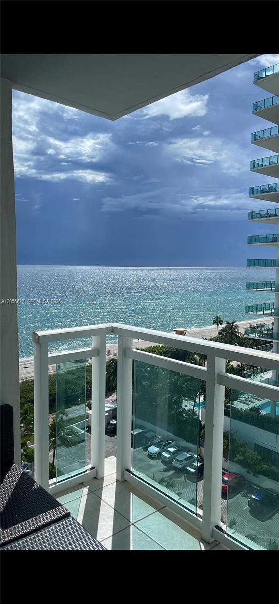 Building Photo - 6917 Collins Ave Unit 1207
