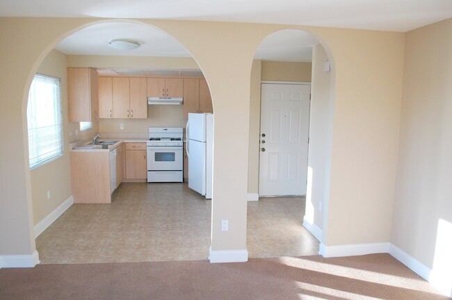 Building Photo - 951 W Summerland Ave Unit 2