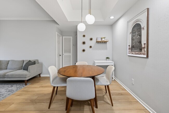 Photo - 4041 Drake St Unit 109