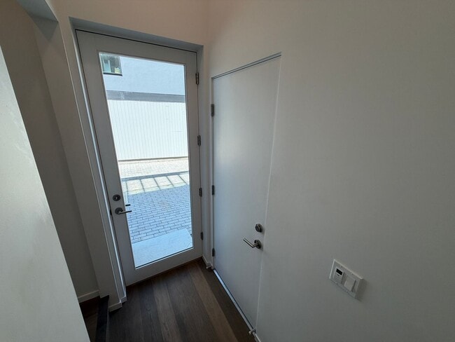 2419 Binnen Ln