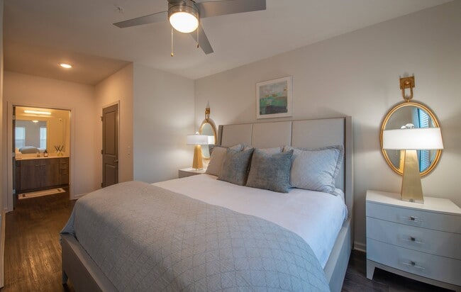 Bedroom with En-Suite Bathroom