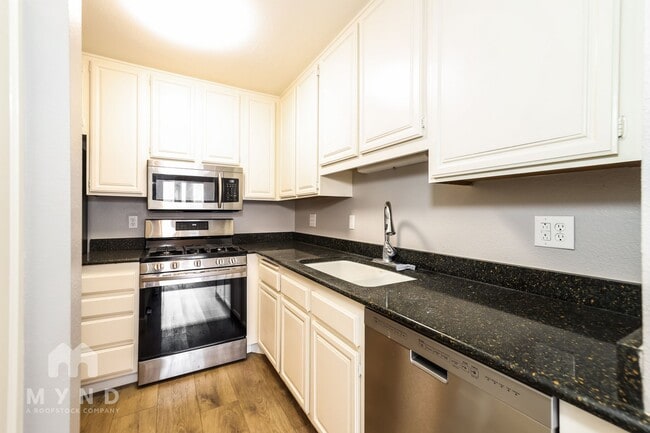 Photo - 2415 Sycamore Glen Dr Unit 4