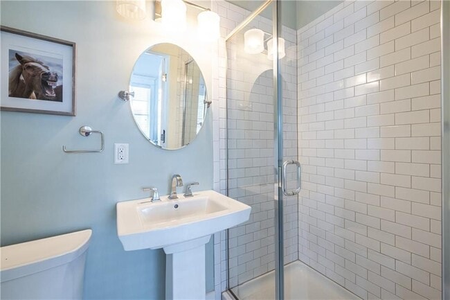 Photo - 1002 Braeburn Ln