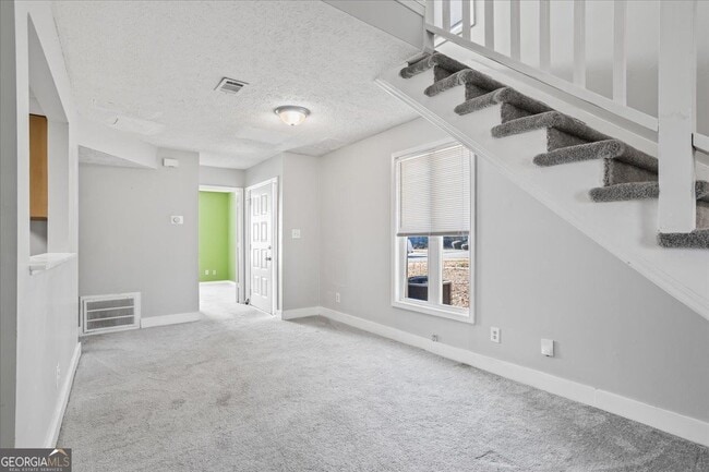 Photo - 1675 Wynndowne Trail