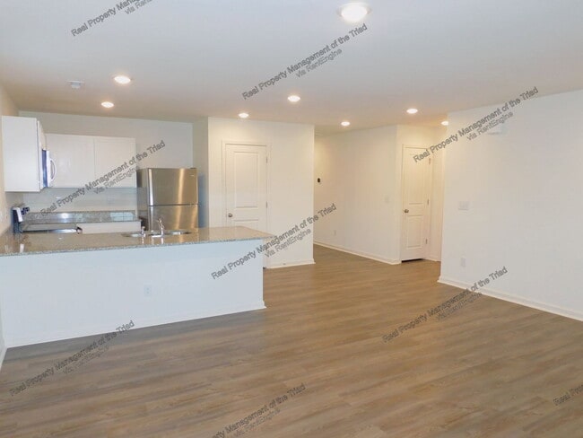Photo - 305 Pearson Dr