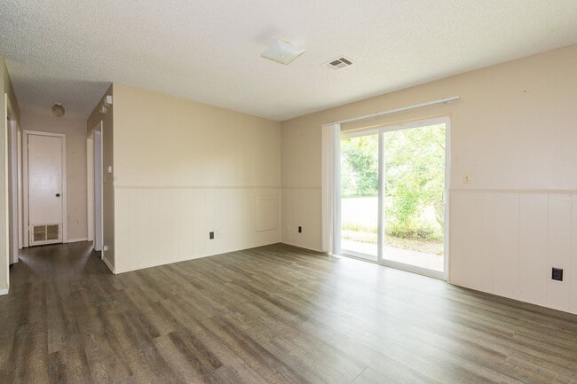Photo - 1421 W Lillian St Unit 3