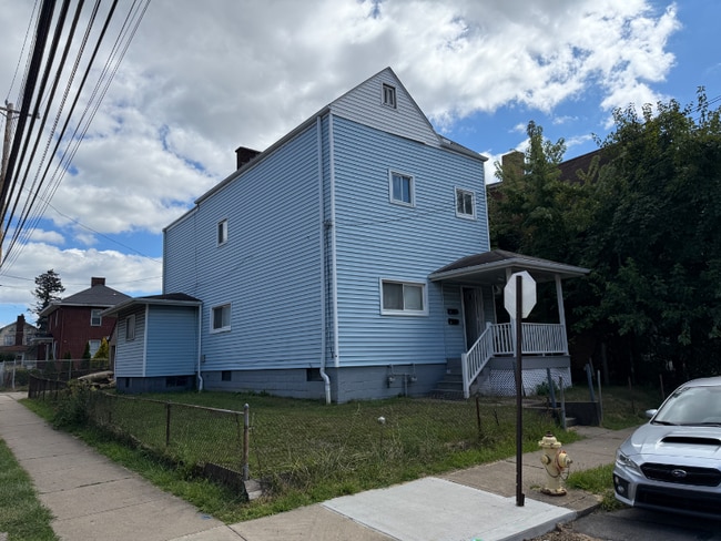 Building Photo - 2962 Glen Mawr St Unit 1 Rental