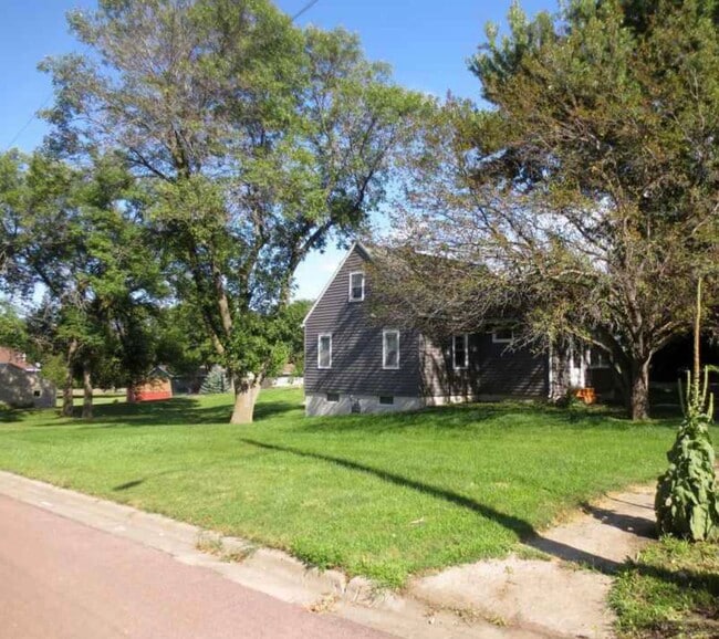 Photo - 400 Mound Ave