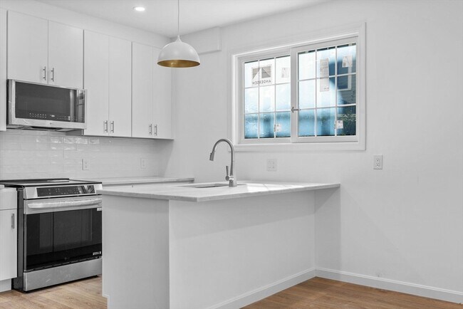 Photo - 172 Lexington Ave Apartment Unit 1