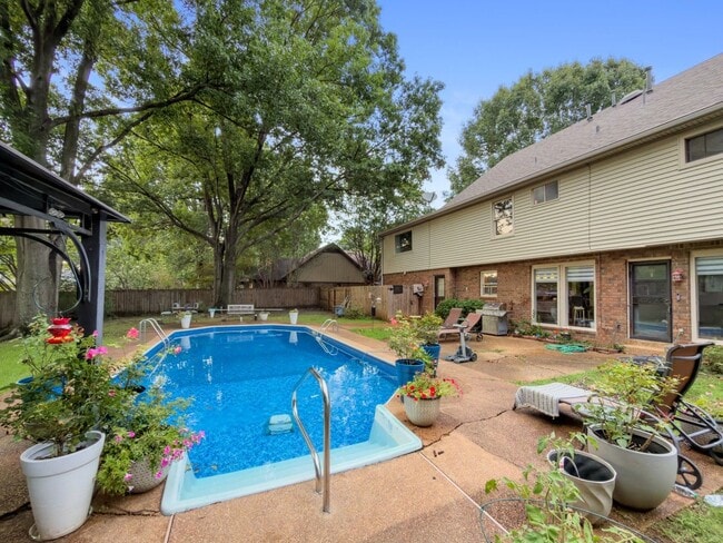 Photo - 743 Grovewood Dr