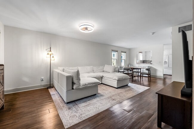 Photo - 308 E Ross Ave