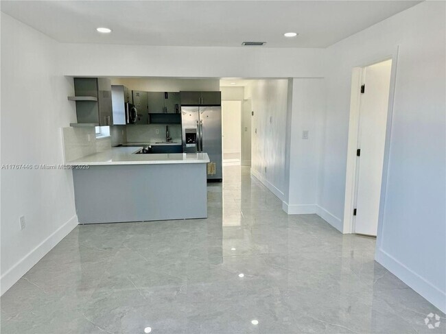 Building Photo - 101 NW 17th Pl Rental