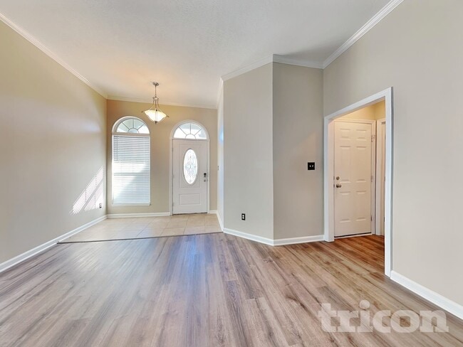 Photo - 2002 Dundee Way