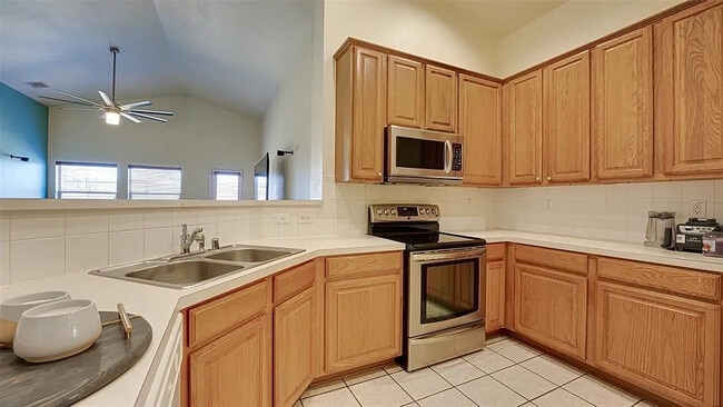 Photo - Room in House on Winterberry Ln