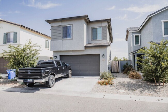 Building Photo - 3 Bedroom, 2.5 Bath in Eastmark overlooking Skate Park.