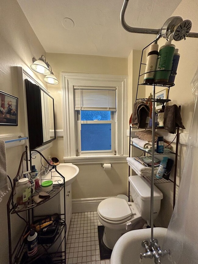 Photo - 52 Rowley St Unit 3