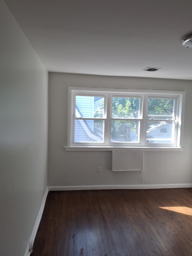 377 Clinton Pl Unit 3BR
