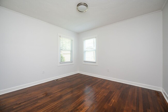 Photo - 2 Bed, 1 Bath Home in Downtown Greenville Available