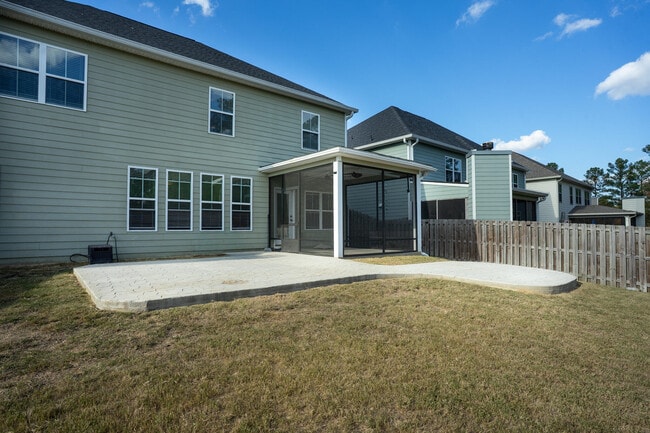 Photo - 657 Tree Top Trl