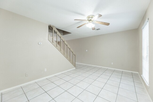 Photo - 1926 Avenue B