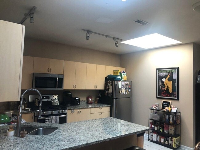 Photo - 1902 W North Ave Unit 3