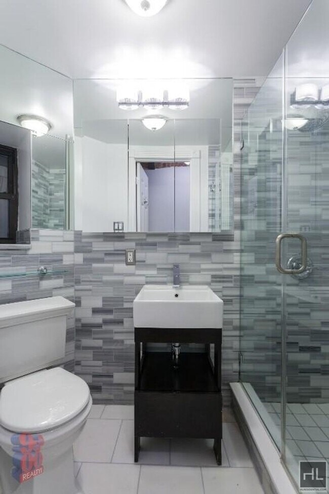 Photo - MOTT ST. Unit 4