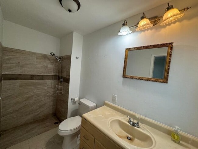 Photo - 4954 Ataman St