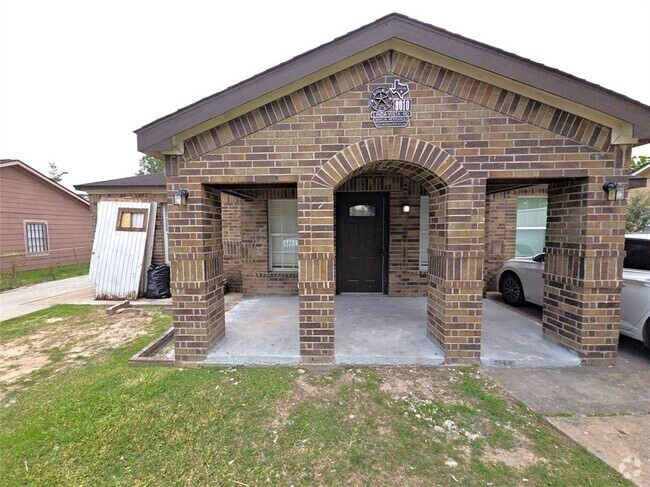 Building Photo - 9010 Linda Vista Rd Rental