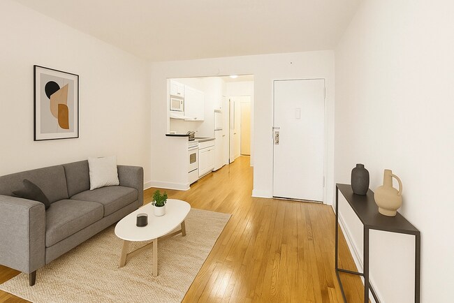 Photo - 156 E 83rd St