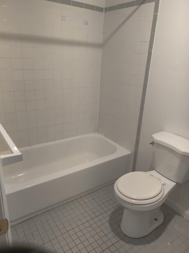 Photo - 2043 W Ontario St