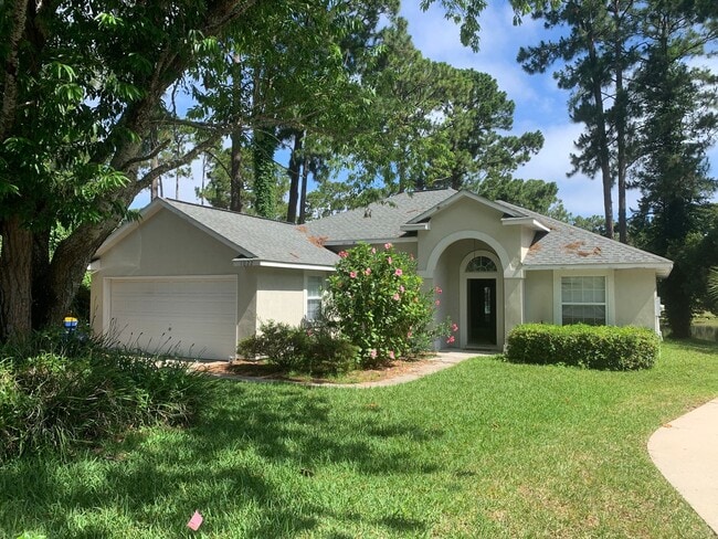 Building Photo - Charming Amelia Island Home in a Private C...