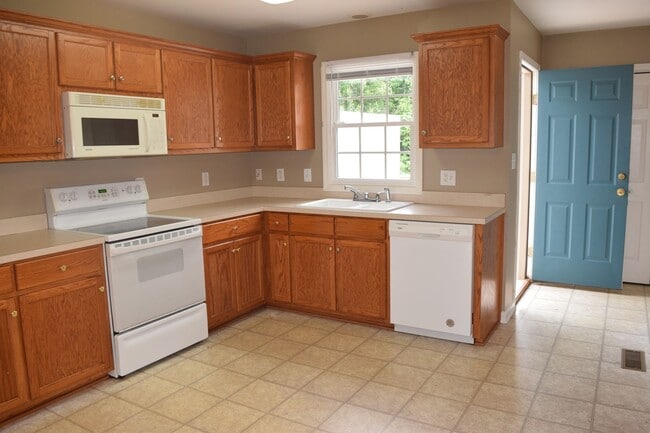 Photo - Hollar Duplex Longview Unit B