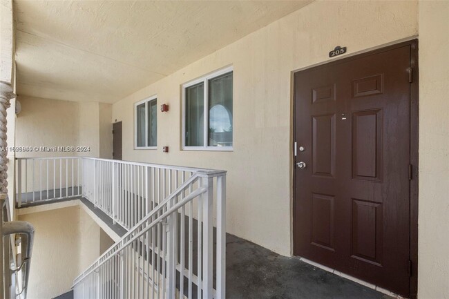 Photo - 1677 SE 27th Ct Condominio Unidad 205