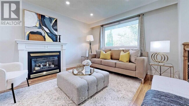 Photo - 360 Dixon Blvd