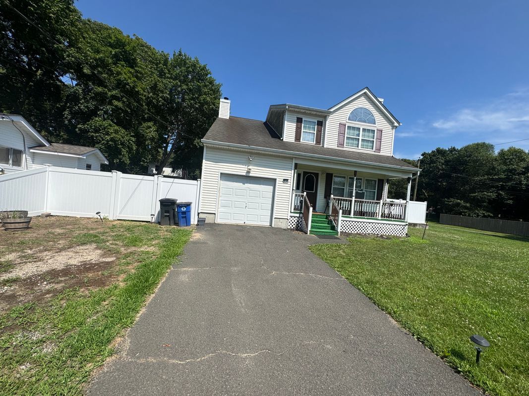 Photo - 83 A Lynbrook Rd