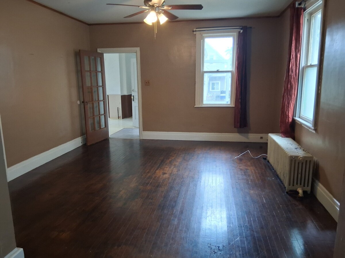 Photo - 221 Cable St Unit REAR