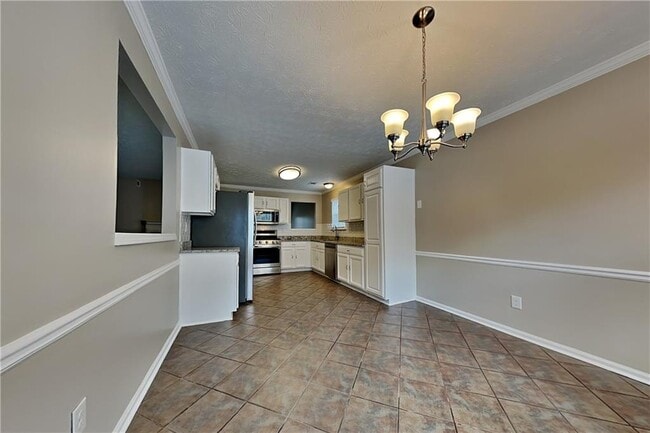Photo - 405 Aristocrat Dr SW
