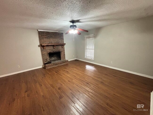 Photo - 171 Montclair Loop