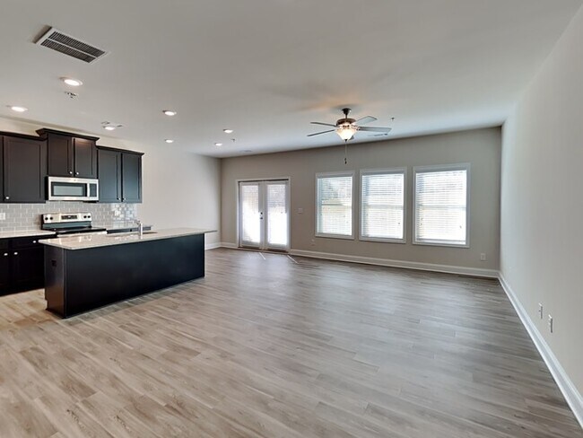 Photo - 123 Wayne Ln