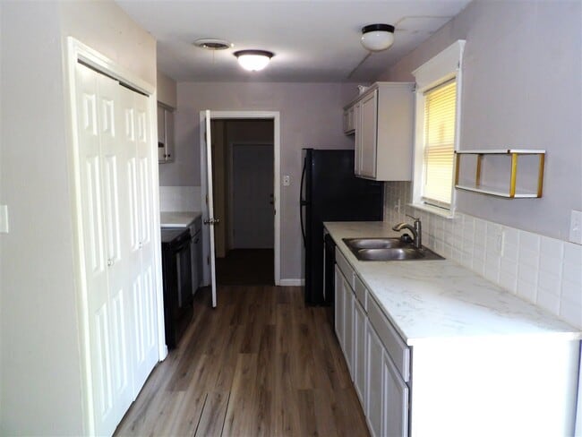 Photo - 4611 NW Santa Fe Ave