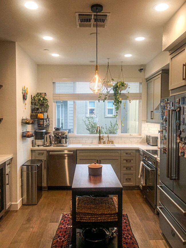 Photo - 158 Uptown Cir Unit 158
