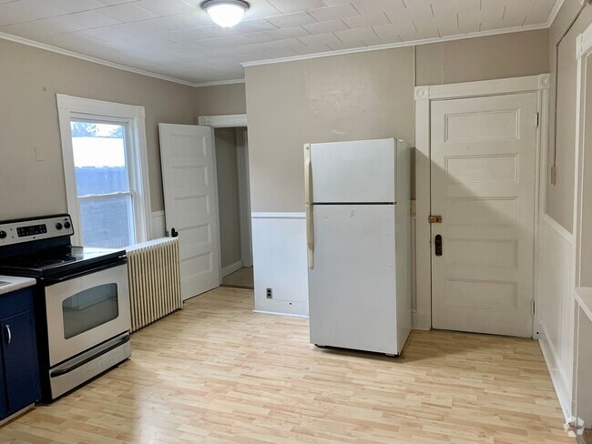 Building Photo - 16 West St Unit 2 Rental