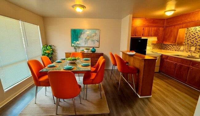 Photo - 123 21st Ave NE