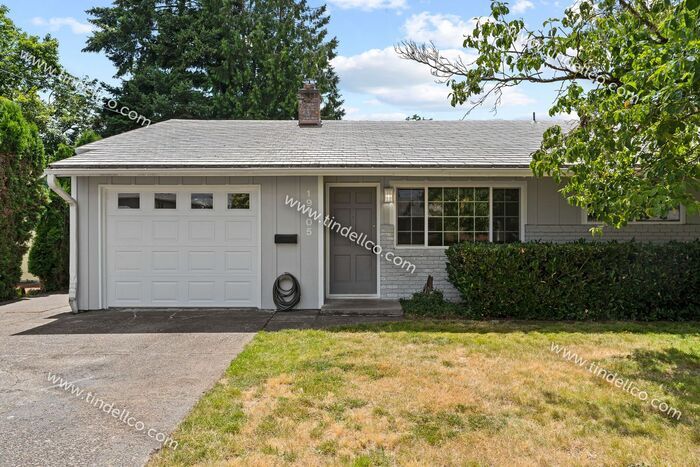 Gladstone Charmer | 3 Bedroom 2 Bathroom H... - Gladstone Charmer | 3 Bedroom 2 Bathroom H...