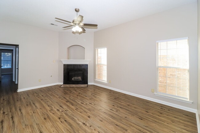 Photo - 2807 Maggie Woods Ln